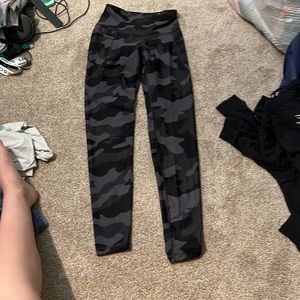 Old navy camo leggings